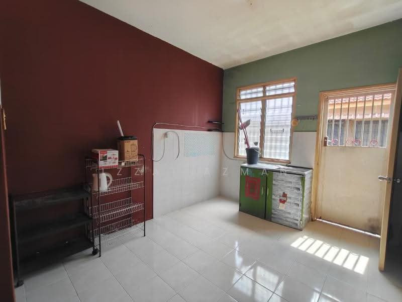 Terraced House for Sale in Kuantan (Pahang) - Izzat Azman - Kitchen - PropertyGuru.com.my