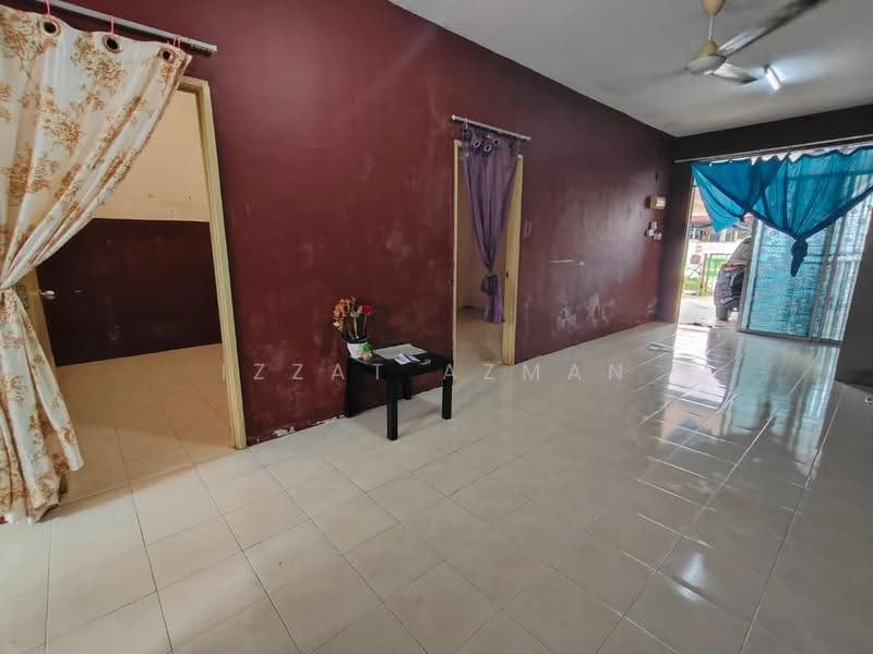 Terraced House for Sale in Kuantan (Pahang) - Izzat Azman - Living Room - PropertyGuru.com.my