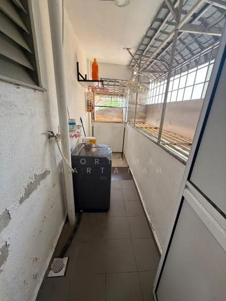 Pangsapuri untuk Dijual di Apartment Seroja - Norisma Hartanah - Balcony yard - PropertyGuru.com.my