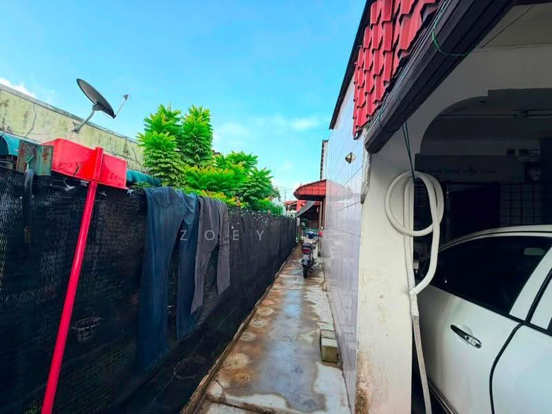 1-storey Terraced House for Sale in Taman Universiti (Skudai) - Zoey Lee - Exterior - PropertyGuru.com.my