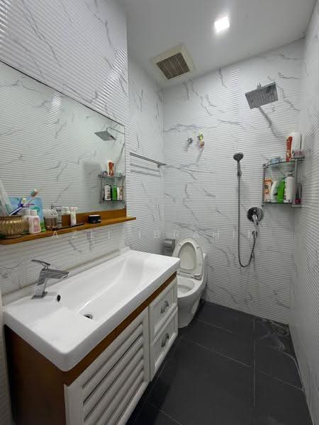 Rumah Teres 2-Tingkat untuk Dijual di Taman Setiawangsa (Setiawangsa) - Azli Ibrahim - Bathroom - PropertyGuru.com.my