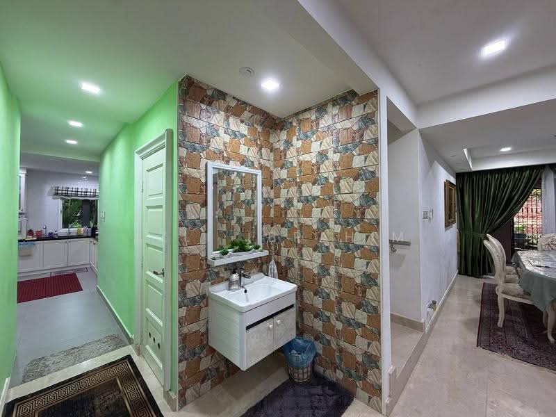 Rumah Teres 2-Tingkat untuk Dijual di Taman Setiawangsa (Setiawangsa) - Azli Ibrahim - Bathroom - PropertyGuru.com.my