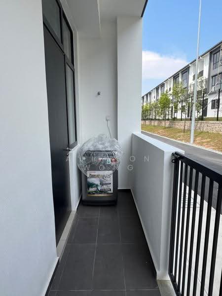 2-storey Terraced House for Rent in 16 Sierra (Puchong) - Allyson Wong - Balcony - PropertyGuru.com.my