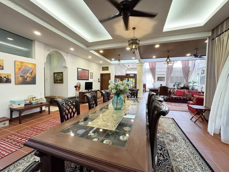 Bungalow House untuk Dijual di D'Kayangan (Shah Alam) - Azli Ibrahim - Dining Room - PropertyGuru.com.my