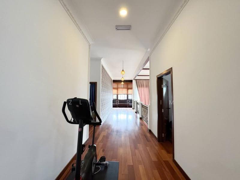 Bungalow House untuk Dijual di D'Kayangan (Shah Alam) - Azli Ibrahim - Corridor - PropertyGuru.com.my