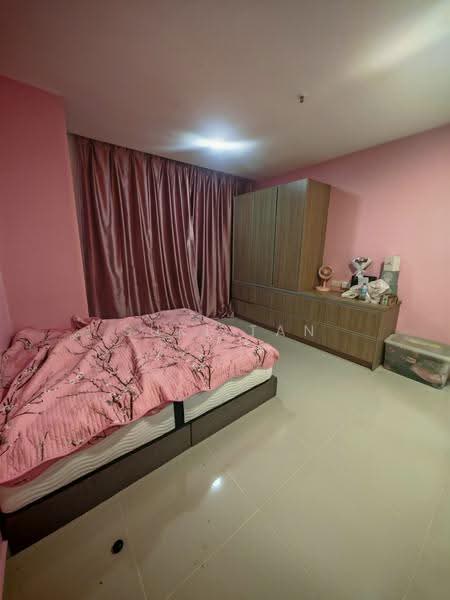 Kediaman Servis untuk Dijual di Emerald Avenue - Suki Tan - Bedroom - PropertyGuru.com.my