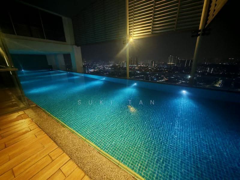 Kediaman Servis untuk Dijual di Emerald Avenue - Suki Tan - Pool - PropertyGuru.com.my