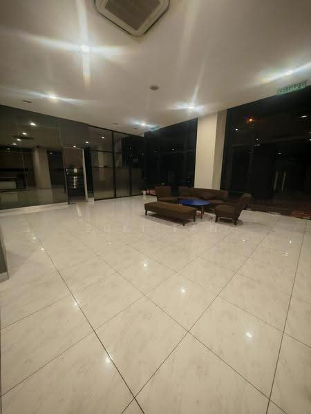 Kediaman Servis untuk Dijual di Emerald Avenue - Suki Tan - Lobby - PropertyGuru.com.my