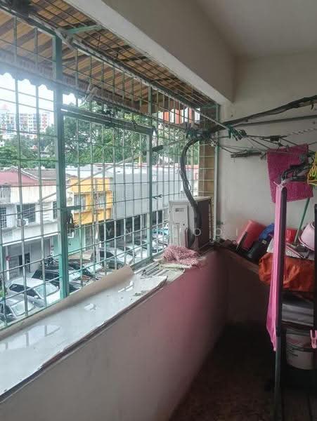 Pangsapuri untuk Dijual di Salak South Garden (Taman Salak Selatan) - Dlynie Ooi - Balcony - PropertyGuru.com.my