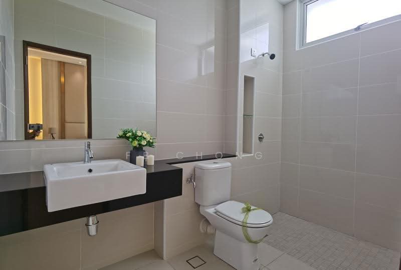 Kondominium untuk Dijual di Vista Bayu Condominium @ Sg. Ramal - FB Chong - Bathroom - PropertyGuru.com.my