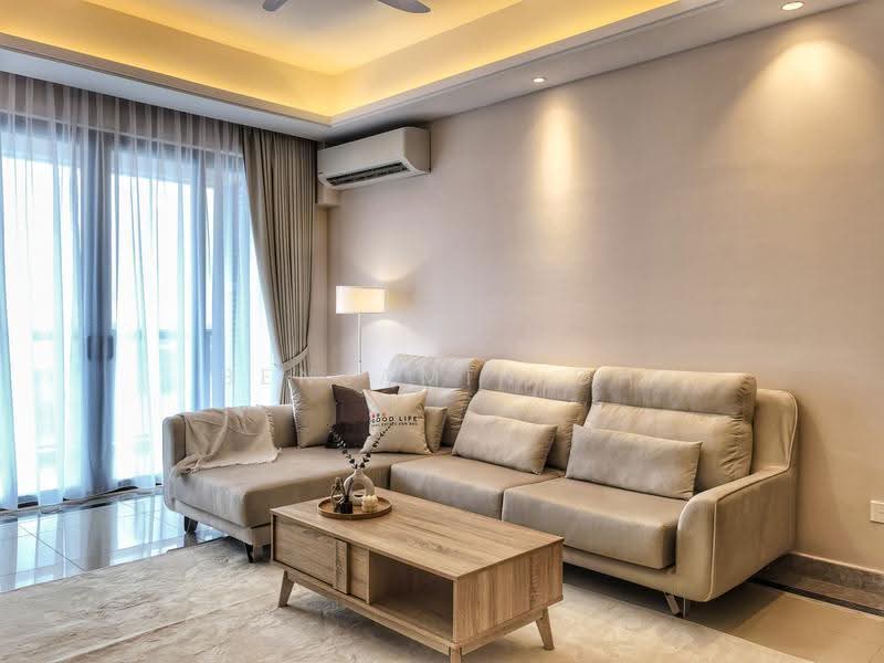 Kondominium untuk Disewa di R&F Princess Cove Phase 2-Seine Region - Benjamin Oh - Living Room - PropertyGuru.com.my