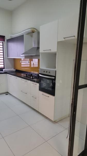 Rumah Teres 2-Tingkat untuk Disewa di Alam Impian (Shah Alam) - Natasha Shadan - Kitchen - PropertyGuru.com.my