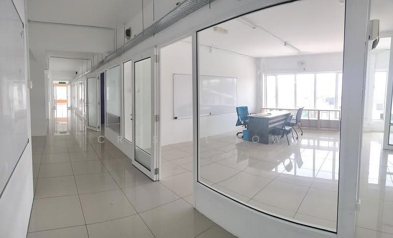 Pejabat untuk Disewa di Cyberjaya (Selangor) - Crystal Low - Corridor - PropertyGuru.com.my