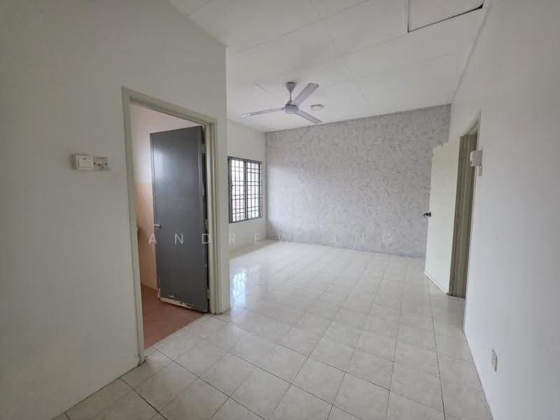 2-storey Terraced House for Sale in Taman Sentosa (Klang) - Andrew Ang - Living Room - PropertyGuru.com.my