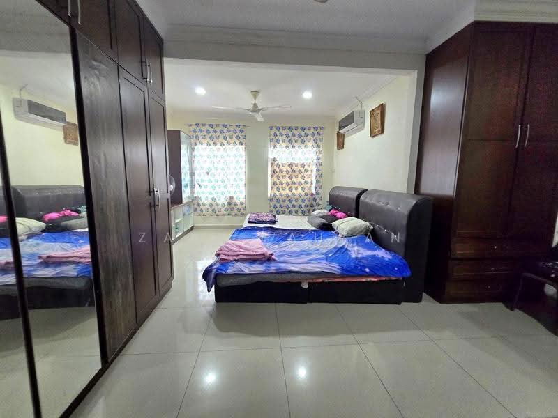 2-storey Terraced House for Sale in Bukit Sentosa (Rawang) - Zann Fauzan - Bedroom - PropertyGuru.com.my