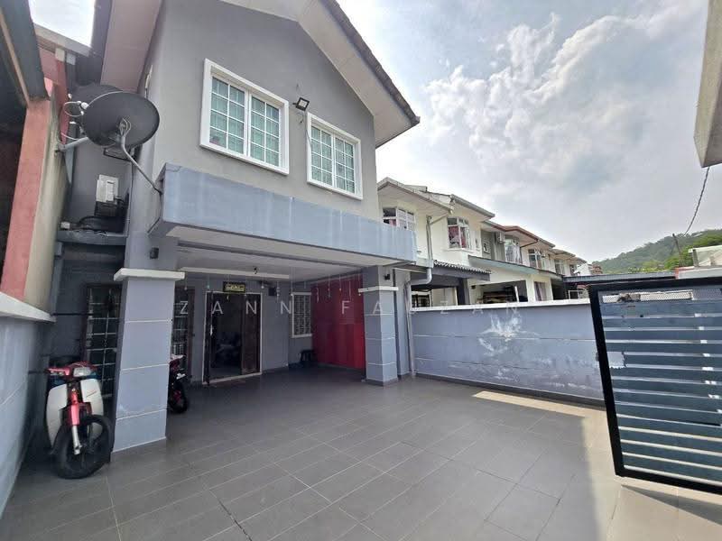2-storey Terraced House for Sale in Bukit Sentosa (Rawang) - Zann Fauzan - Exterior - PropertyGuru.com.my