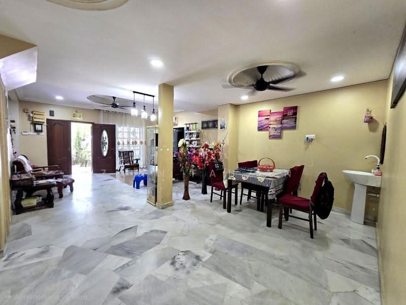 2-storey Terraced House for Sale in Bukit Sentosa (Rawang) - Zann Fauzan - Living Room - PropertyGuru.com.my