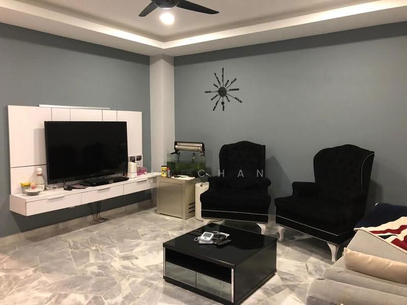 Rumah Teres 2-Tingkat untuk Dijual di Taman Wawasan (Puchong) - Kai Chan - Living Room - PropertyGuru.com.my