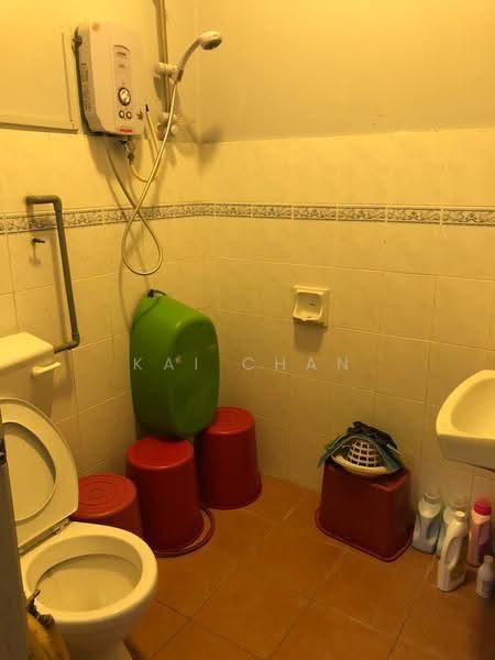 Rumah Teres 2-Tingkat untuk Dijual di Taman Wawasan (Puchong) - Kai Chan - Bathroom - PropertyGuru.com.my