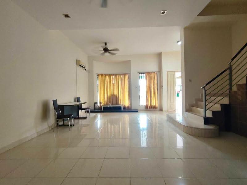Rumah Teres 2.5-Tingkat untuk Dijual di Panorama Lapangan Perdana (Ipoh) - Sam . - Living Room - PropertyGuru.com.my