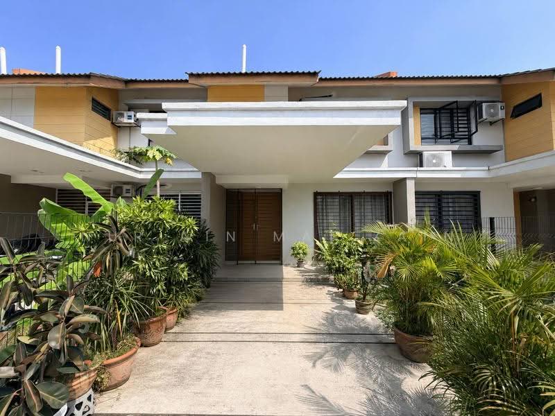 2-storey Terraced House for Sale in Banting (Selangor) - Nur Ain Mat Zain - Exterior - PropertyGuru.com.my