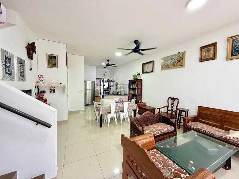 2-storey Terraced House for Sale in Banting (Selangor) - Nur Ain Mat Zain - Living Room - PropertyGuru.com.my