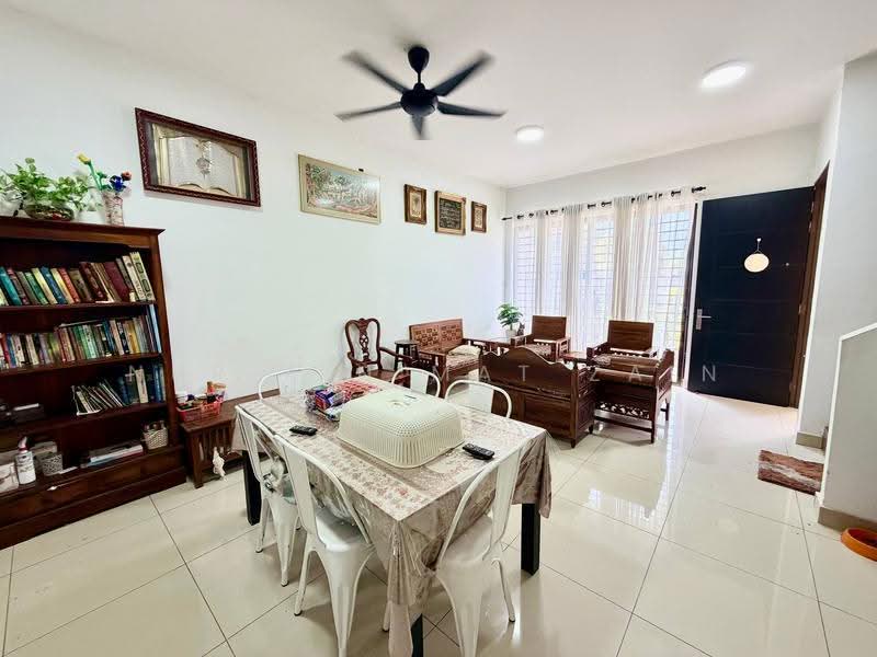 2-storey Terraced House for Sale in Banting (Selangor) - Nur Ain Mat Zain - Living Room - PropertyGuru.com.my