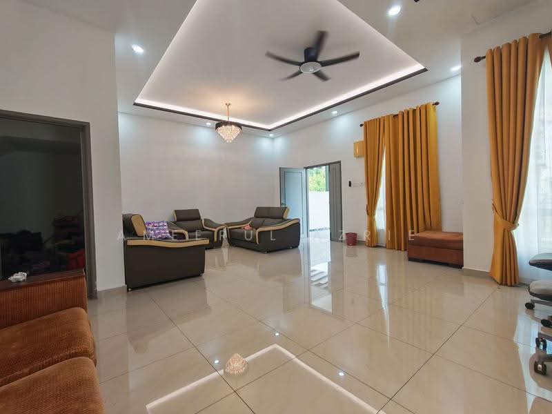 Rumah Berkembar untuk Dijual di Taman Perpaduan (Pontian) - Ameerul Azrie - Living Room - PropertyGuru.com.my