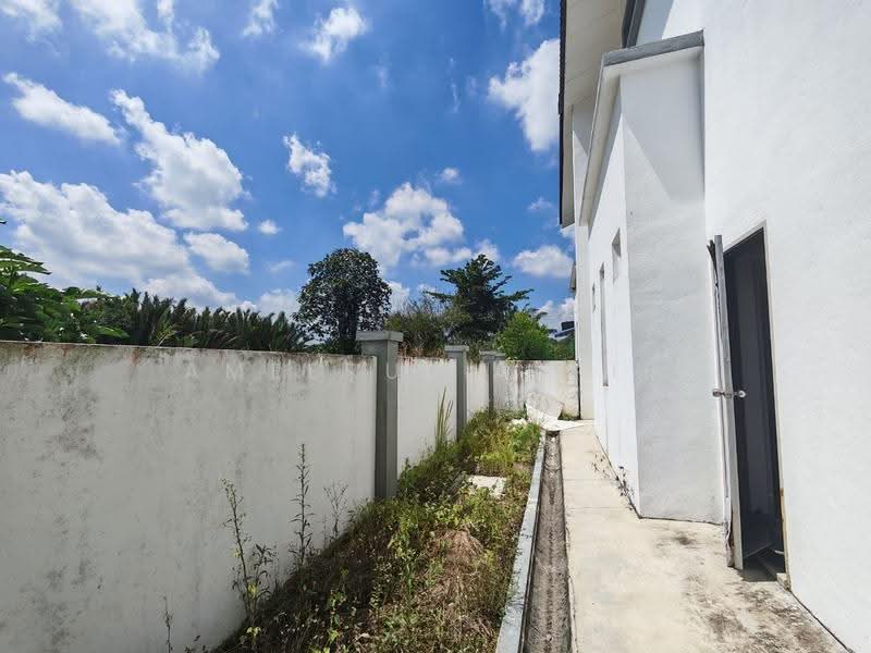 Rumah Berkembar untuk Dijual di Taman Perpaduan (Pontian) - Ameerul Azrie - Exterior - PropertyGuru.com.my