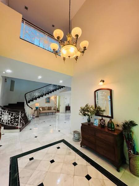 Bungalow House untuk Dijual di SS19 (Subang Jaya) - Nahathir Shahabudin - Entrance - PropertyGuru.com.my