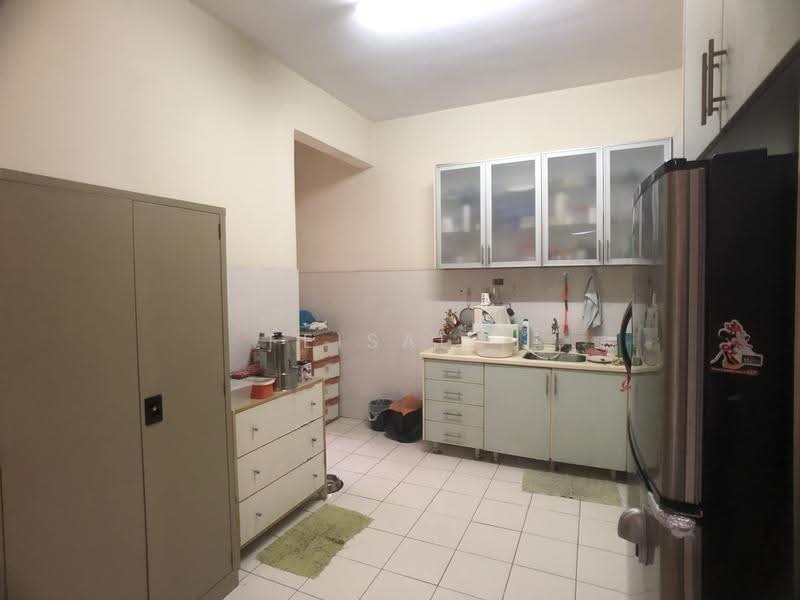Rumah Teres 2-Tingkat untuk Dijual di Seksyen 4 (Kota Damansara) - Feisal . - Kitchen - PropertyGuru.com.my