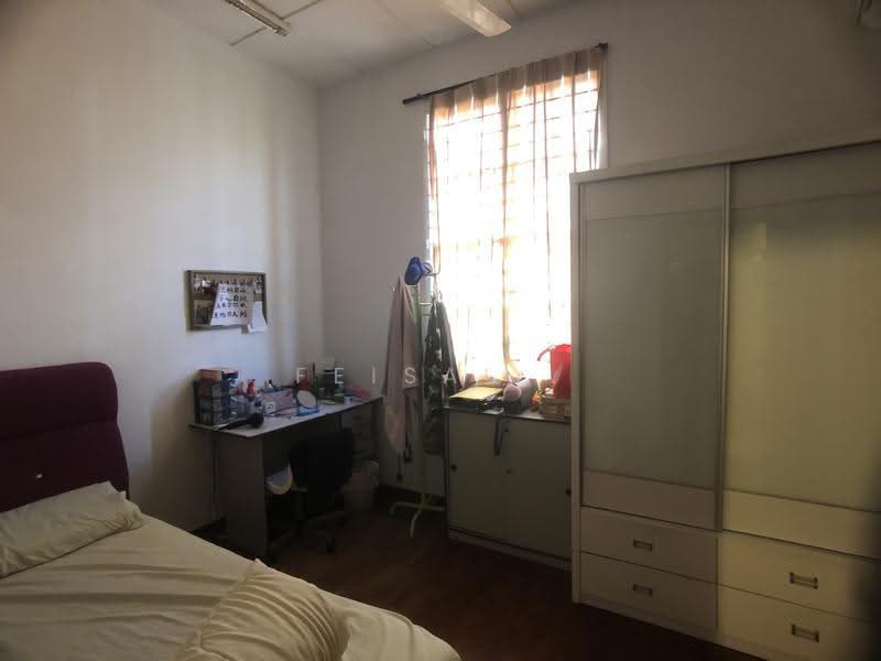 Rumah Teres 2-Tingkat untuk Dijual di Seksyen 4 (Kota Damansara) - Feisal . - Bedroom - PropertyGuru.com.my