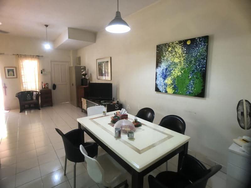 Rumah Teres 2-Tingkat untuk Dijual di Seksyen 4 (Kota Damansara) - Feisal . - Living Room - PropertyGuru.com.my