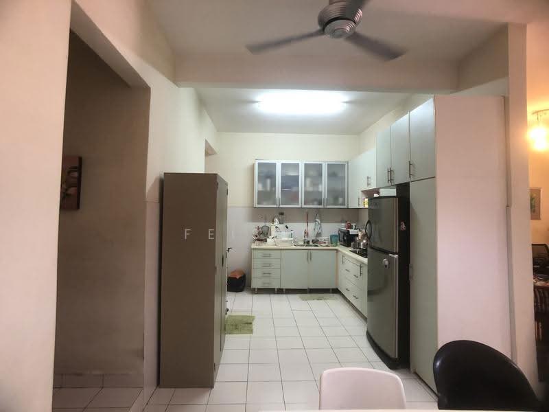 Rumah Teres 2-Tingkat untuk Dijual di Seksyen 4 (Kota Damansara) - Feisal . - Kitchen - PropertyGuru.com.my