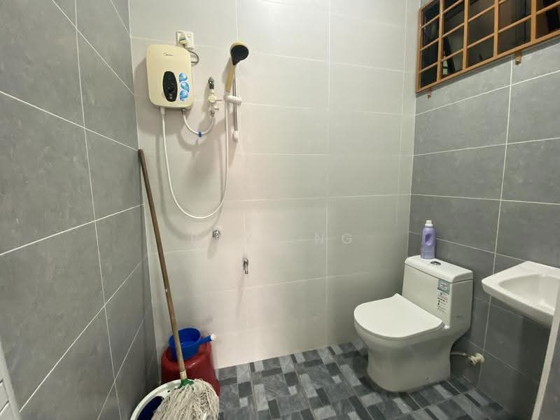 1-storey Terraced House for Sale in Taman Bukit Jaya (Ulu Tiram) - Royz Ng - Bathroom - PropertyGuru.com.my