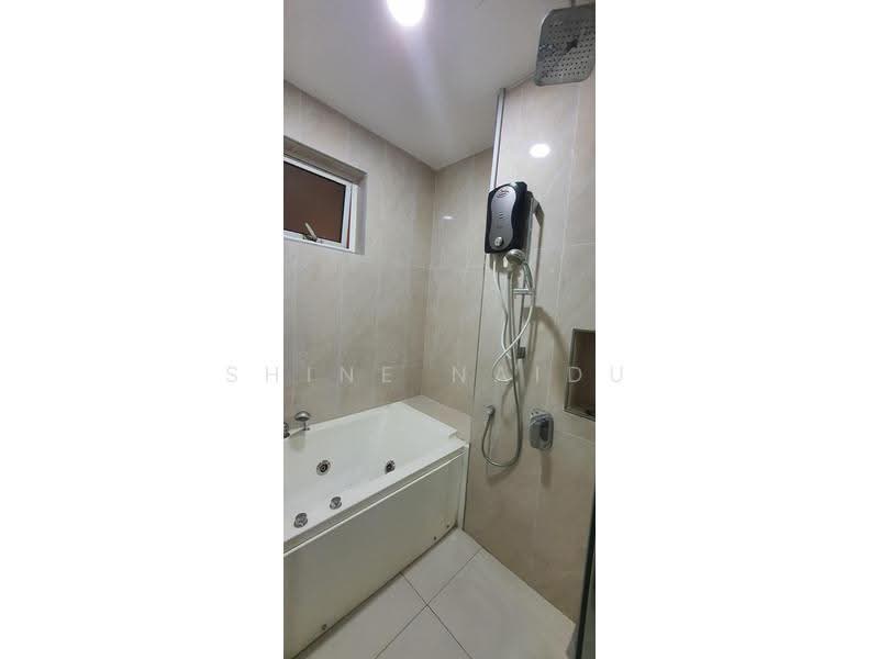 Kediaman Servis untuk Dijual di Paragon Residences @ Straits View - Shine Naidu - Bathroom - PropertyGuru.com.my