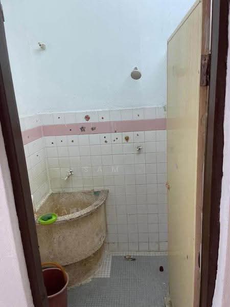 1-storey Terraced House for Sale in Taman Temara (Ipoh) - Sam . - Bathroom - PropertyGuru.com.my
