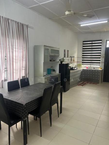 Rumah Teres untuk Disewa di Austin (Johor Bahru) - Ethan Gan - Dining Room - PropertyGuru.com.my