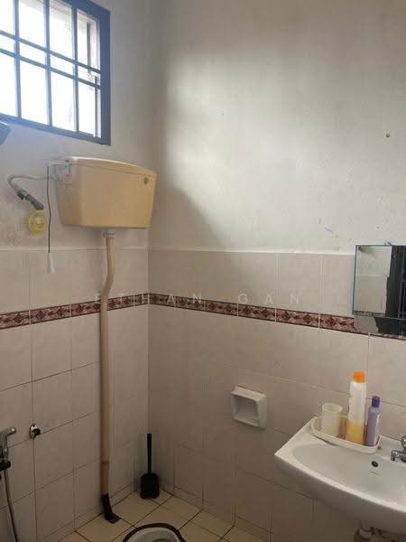 Rumah Teres untuk Disewa di Austin (Johor Bahru) - Ethan Gan - Bathroom - PropertyGuru.com.my