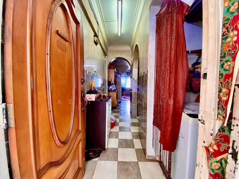 Flat for Sale at Desa Tasik Fasa 6B - Azli Ibrahim - Entrance - PropertyGuru.com.my