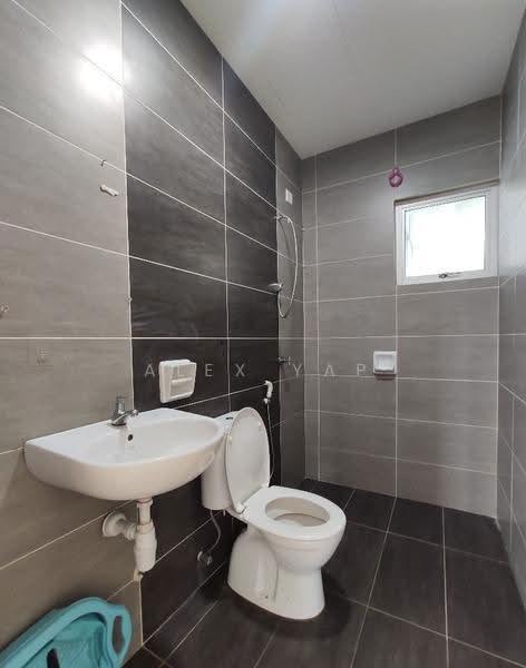 Condominium for Sale at Zeta Deskye (Alam Saujana) - Alex Yap - Bathroom - PropertyGuru.com.my