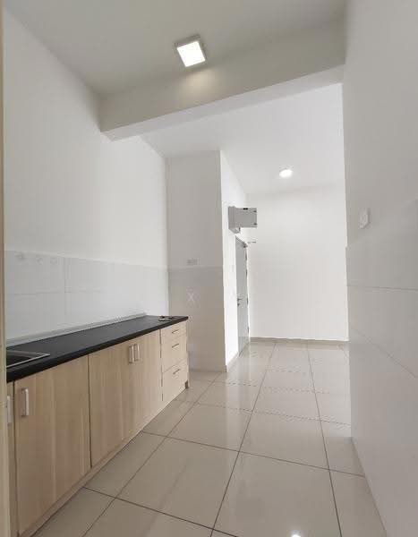 Condominium for Sale at Zeta Deskye (Alam Saujana) - Alex Yap - Kitchen - PropertyGuru.com.my