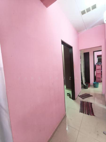 2-storey Terraced House for Sale in Bukit Beruntung (Selangor) - Zann Fauzan - Corridor - PropertyGuru.com.my