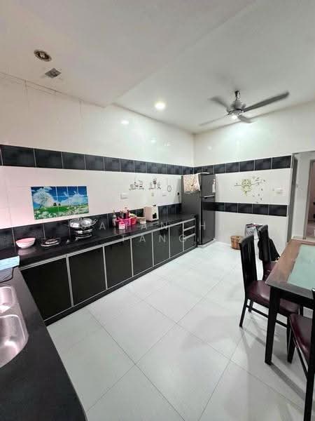 Rumah Teres 1-Tingkat untuk Disewa di Taman Pelangi Indah (Ulu Tiram) - Samantha Tang - Kitchen - PropertyGuru.com.my