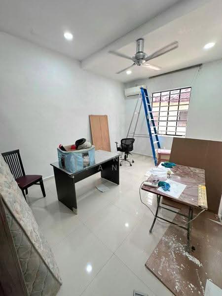 Rumah Teres 1-Tingkat untuk Disewa di Taman Pelangi Indah (Ulu Tiram) - Samantha Tang - Study - PropertyGuru.com.my