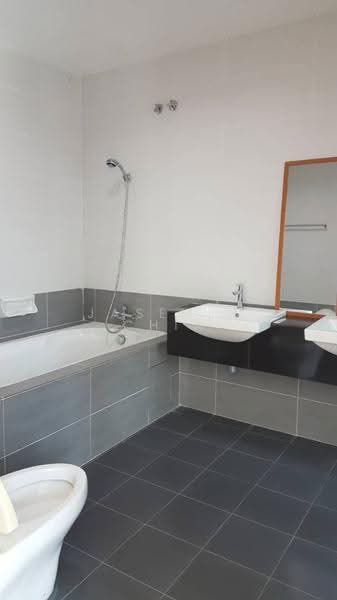 Rumah Teres 3-Tingkat untuk Dijual di Prima Selayang (Selayang) - Jasemin Chia - Bathroom - PropertyGuru.com.my