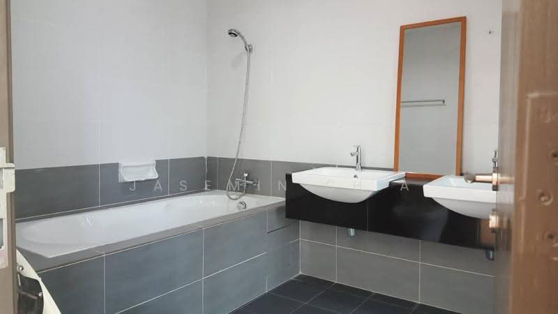 Rumah Teres 3-Tingkat untuk Dijual di Prima Selayang (Selayang) - Jasemin Chia - Bathroom - PropertyGuru.com.my
