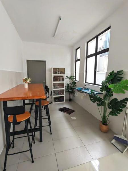 Rumah Kluster untuk Disewa di Mutiara Rini (Skudai) - Ethan Gan - Kitchen - PropertyGuru.com.my