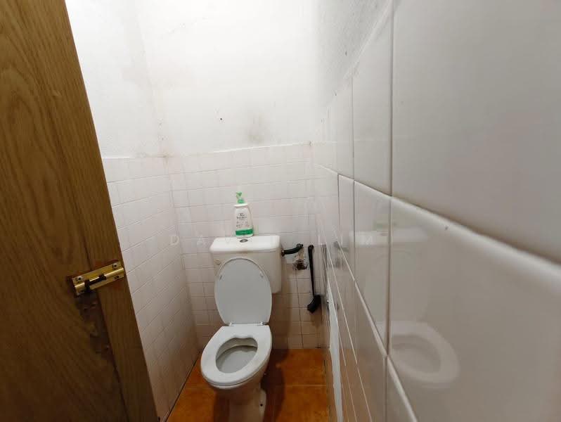Terraced House for Sale in Bukit Beruntung (Selangor) - David Lim - Bathroom - PropertyGuru.com.my