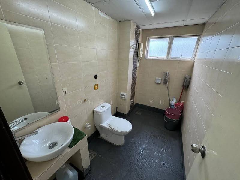 Kondominium untuk Dijual di Cova Villa - Michelle Yun - Bathroom - PropertyGuru.com.my
